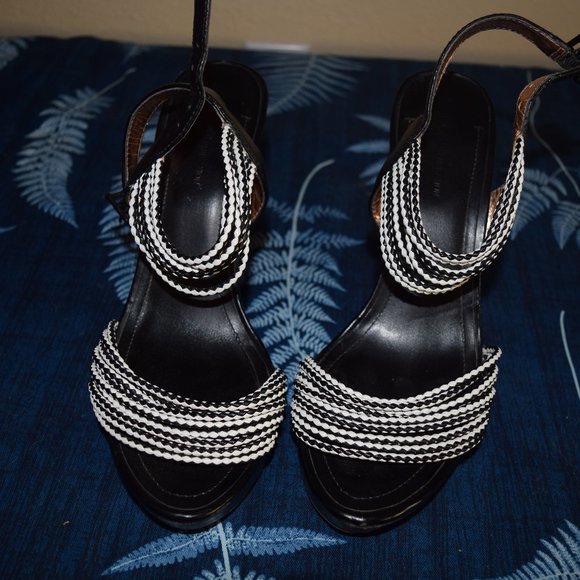 🌙3/$15 sale item ☀️ BCBG strappy wedge sandals - Picture 1 of 3
